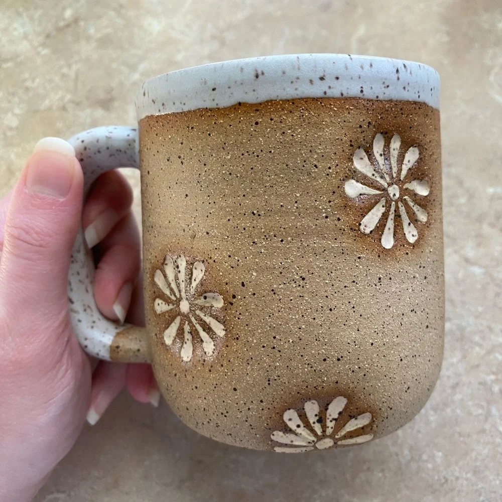 Handmade studio art pottery daisy mug from Osso Ceramics - Picture 1 of 5